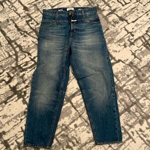 Closed Jean size 25